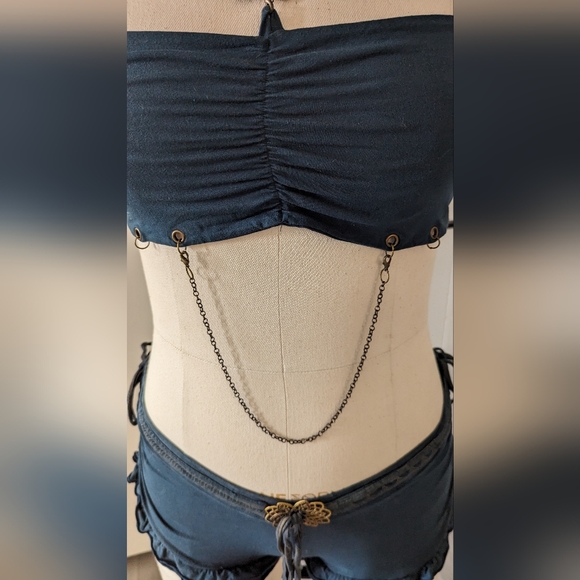 Bandeau top and shorts set - Picture 9 of 9